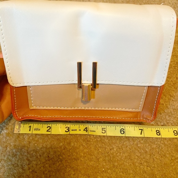 Neutral multi-toned Crossbody Purse - Picture 4 of 7